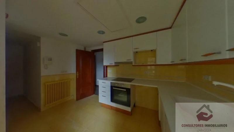 For sale of flat in Zaragoza