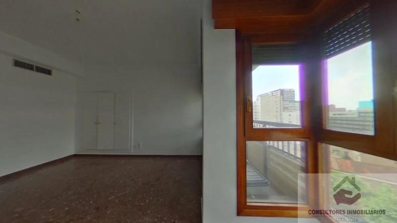 For sale of flat in Zaragoza