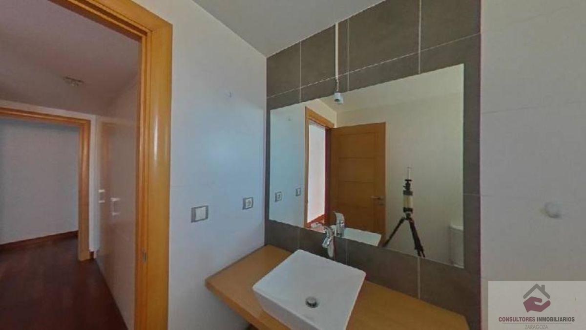 For sale of flat in Zaragoza