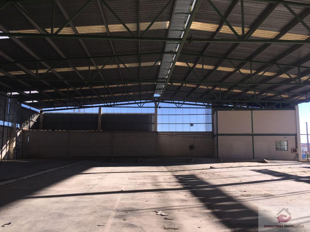 For sale of industrial plant/warehouse in Zuera