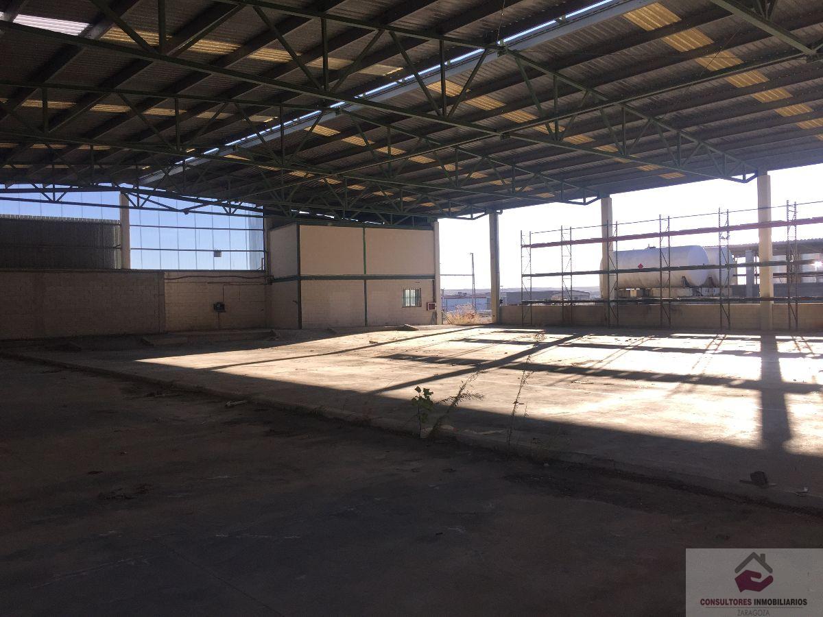 For sale of industrial plant/warehouse in Zuera