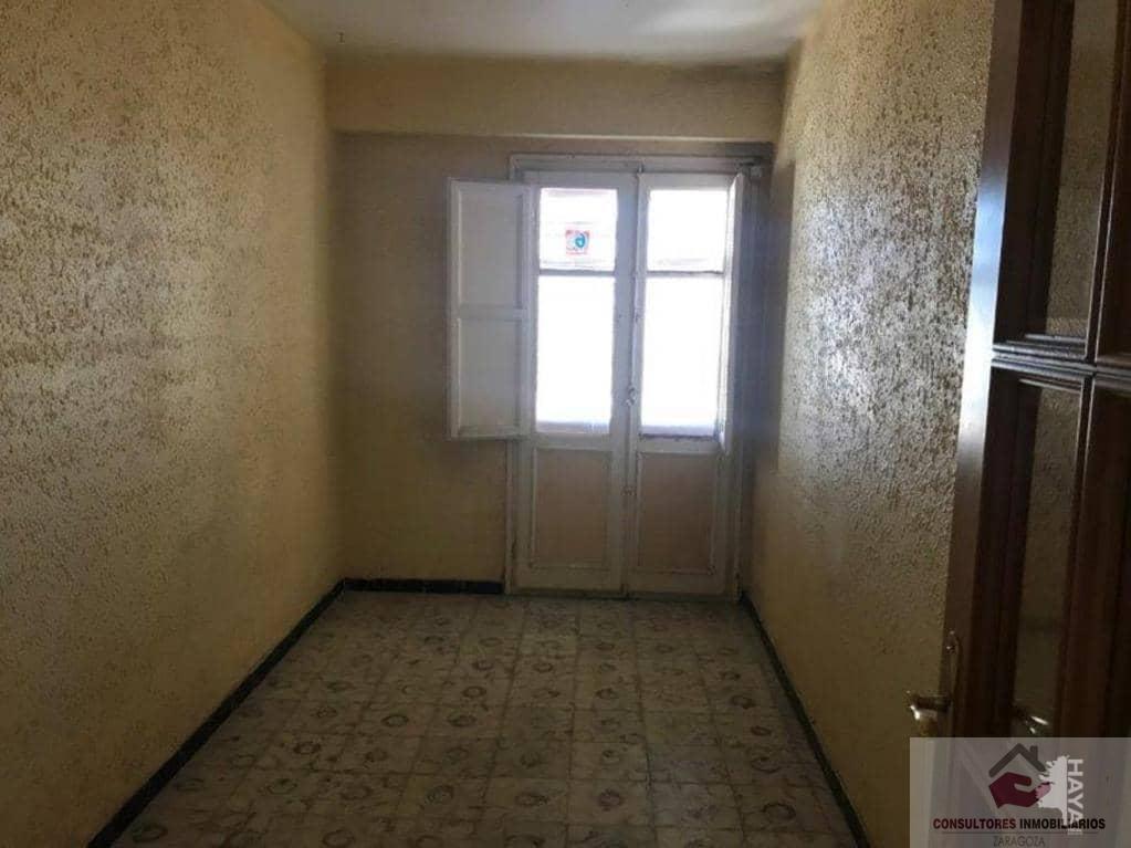 For sale of flat in Zaragoza