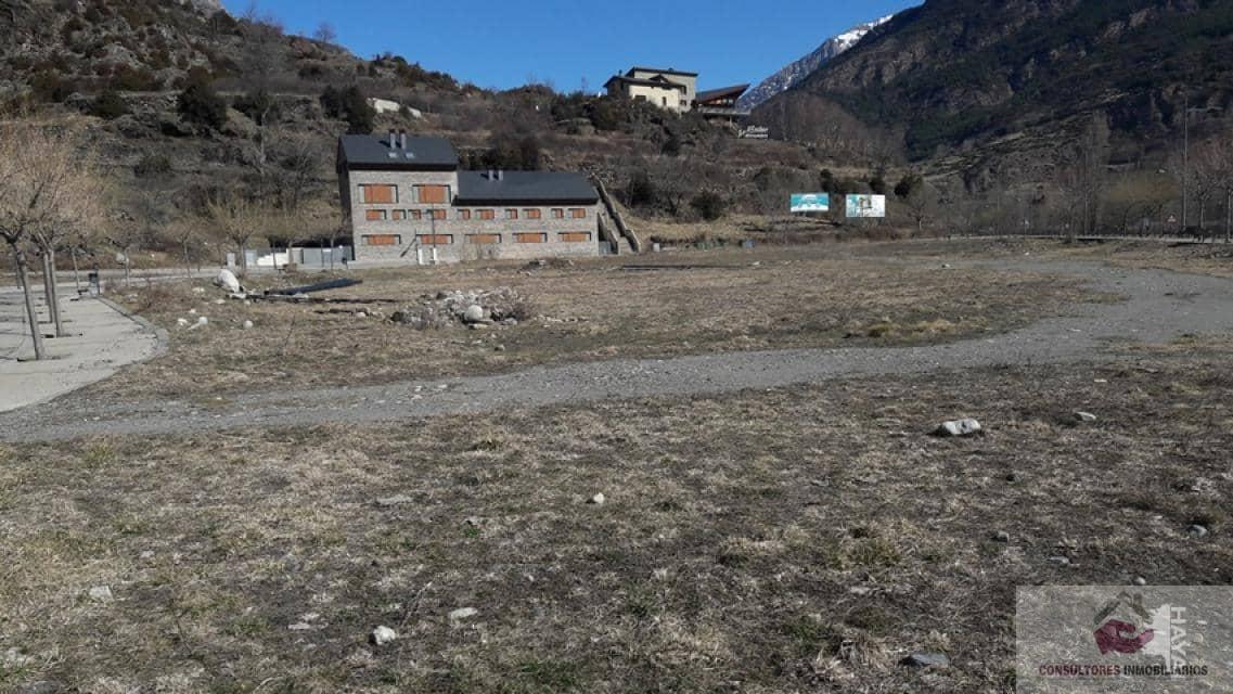For sale of land in Benasque