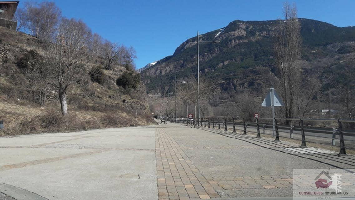 For sale of land in Benasque