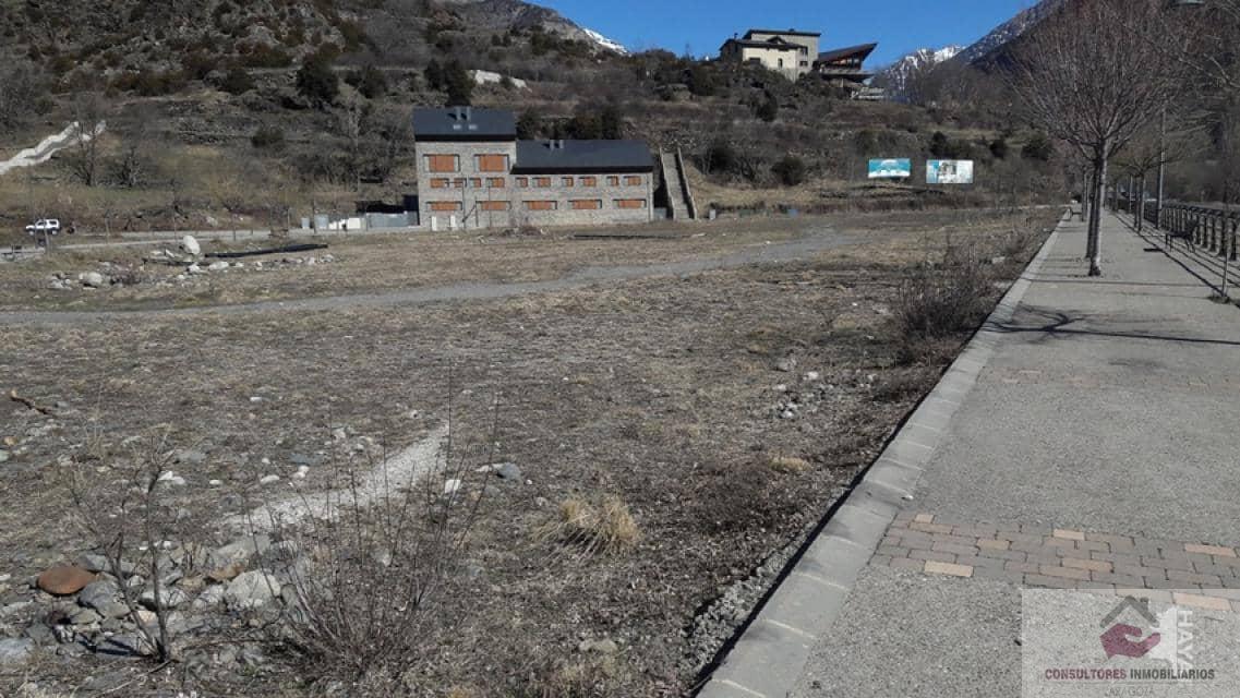For sale of land in Benasque