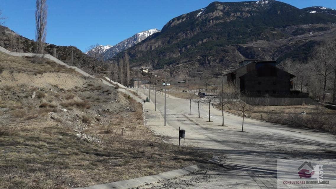For sale of land in Benasque