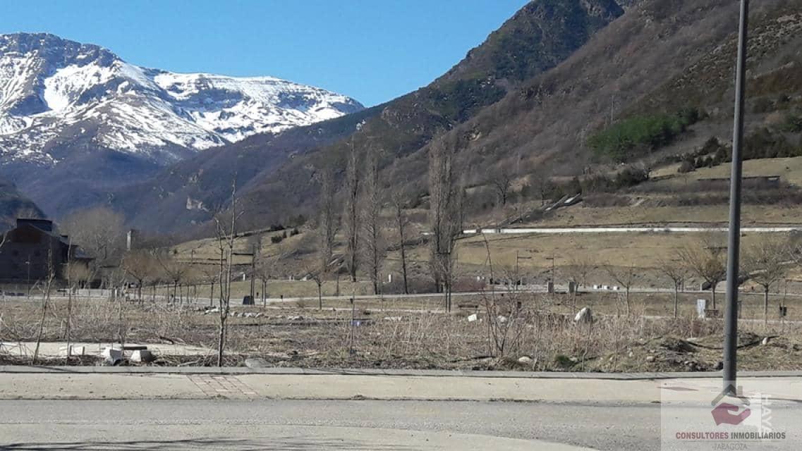 For sale of land in Benasque