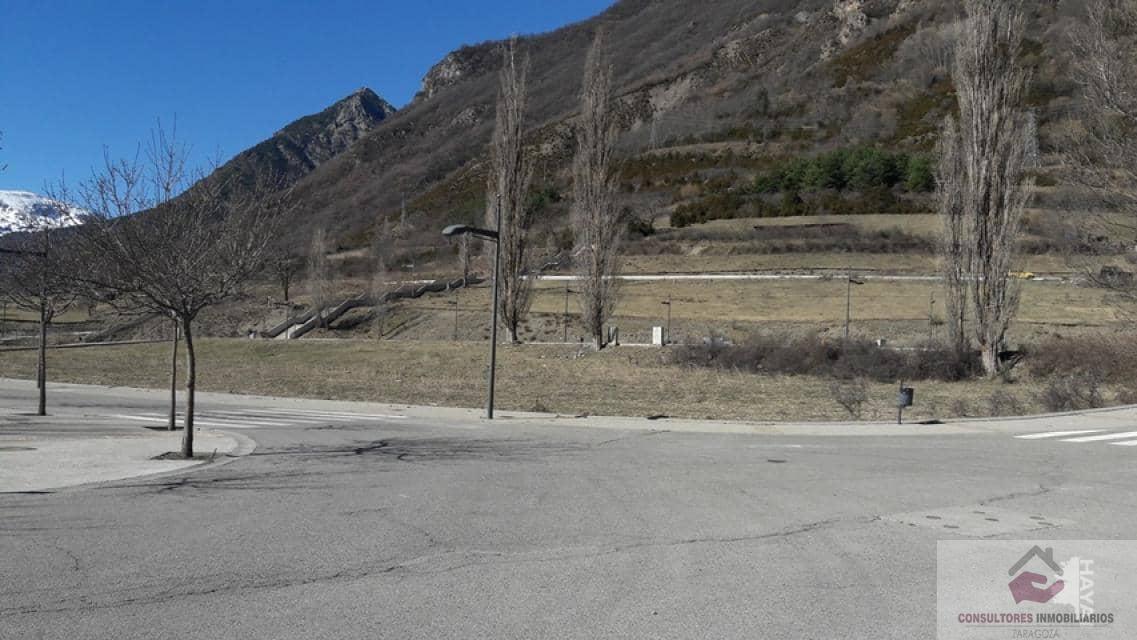 For sale of land in Benasque