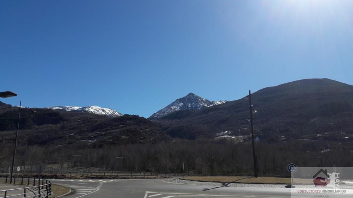 For sale of land in Benasque