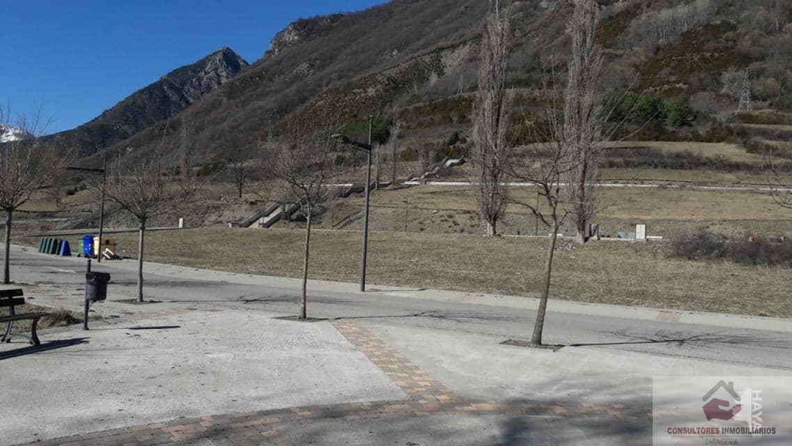 For sale of land in Benasque