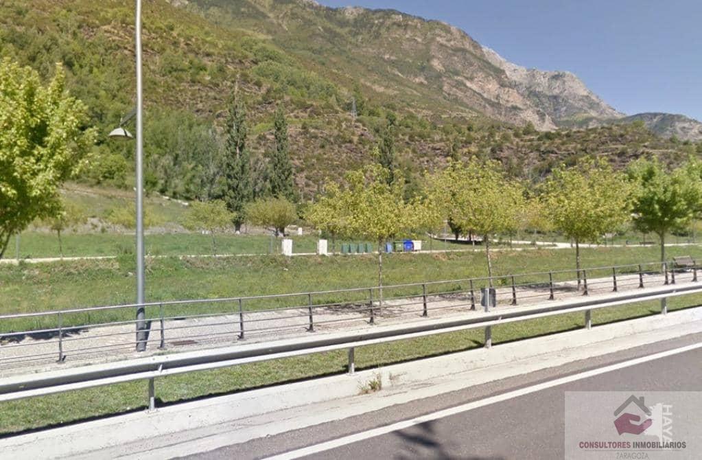 For sale of land in Benasque