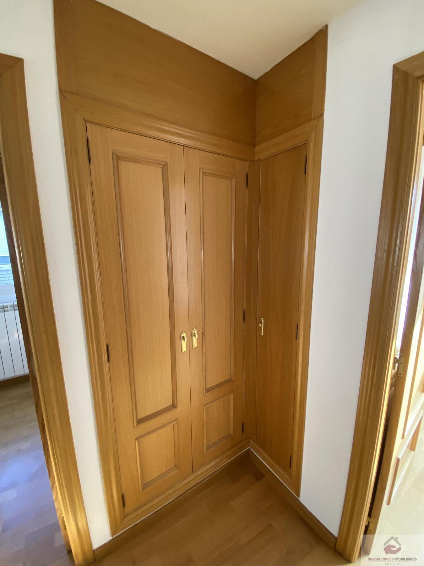 For sale of flat in Zaragoza