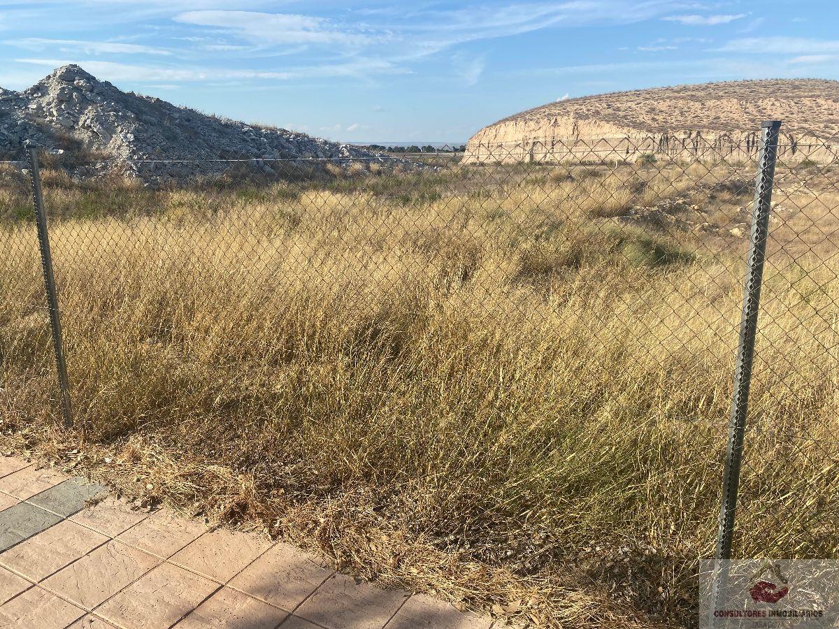 For sale of land in Zaragoza
