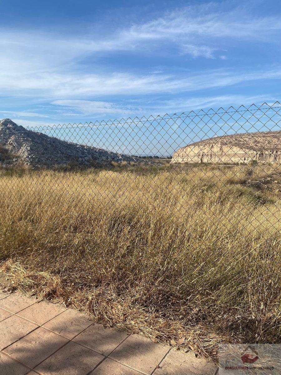 For sale of land in Zaragoza