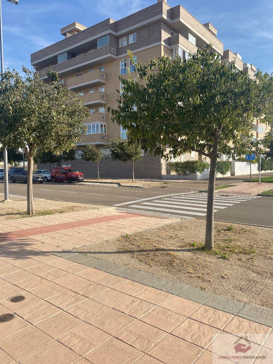 For sale of land in Zaragoza