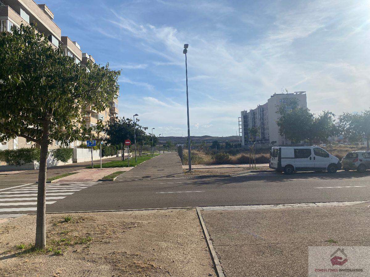 For sale of land in Zaragoza