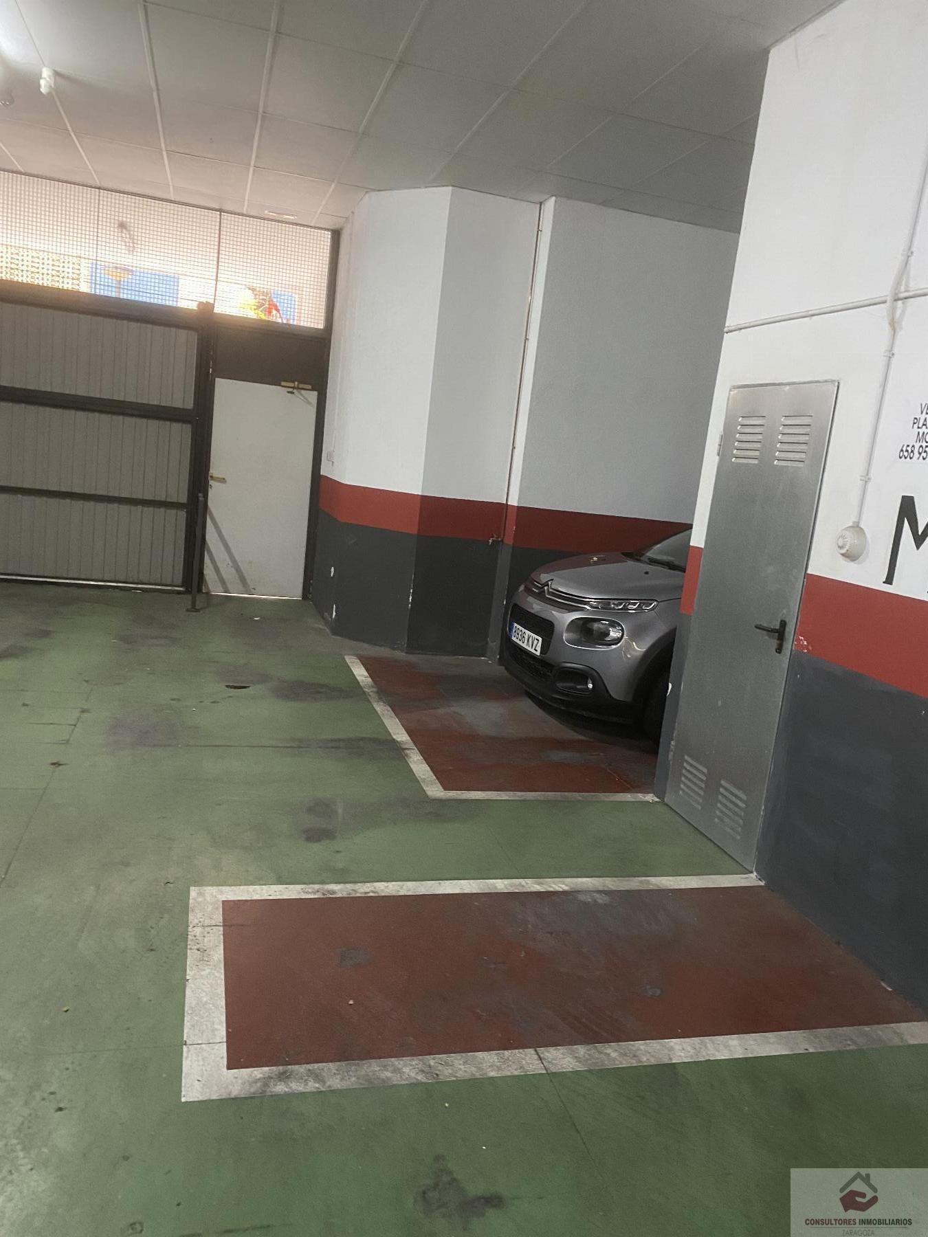 For sale of garage in Zaragoza