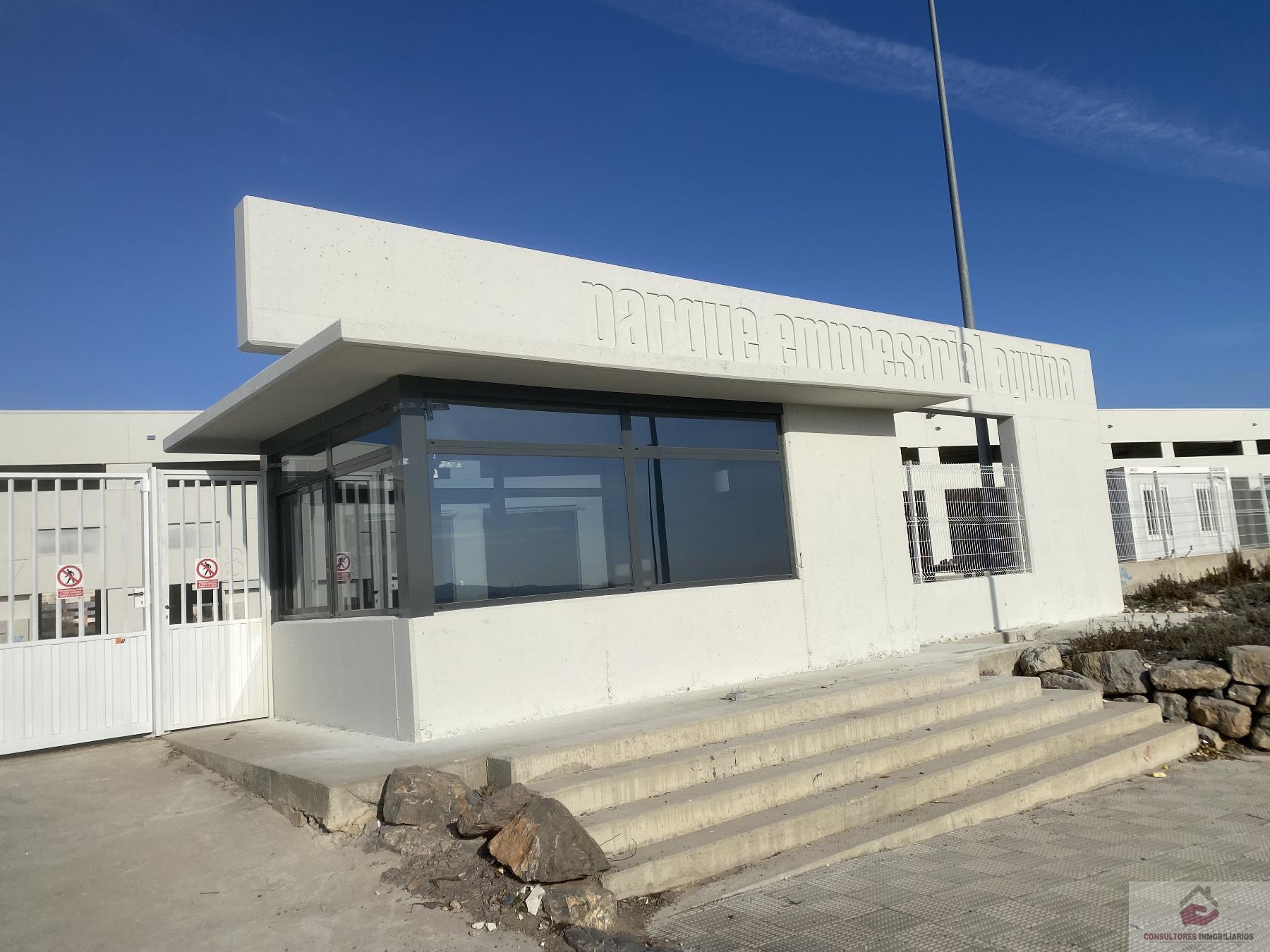 Venta de nave industrial en La Muela