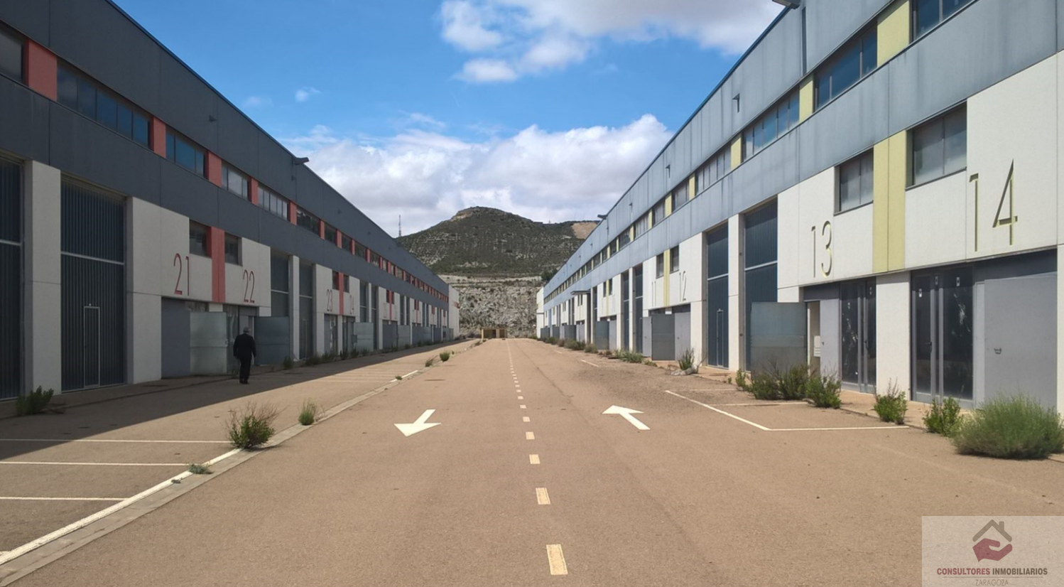 For sale of industrial plant/warehouse in La Muela