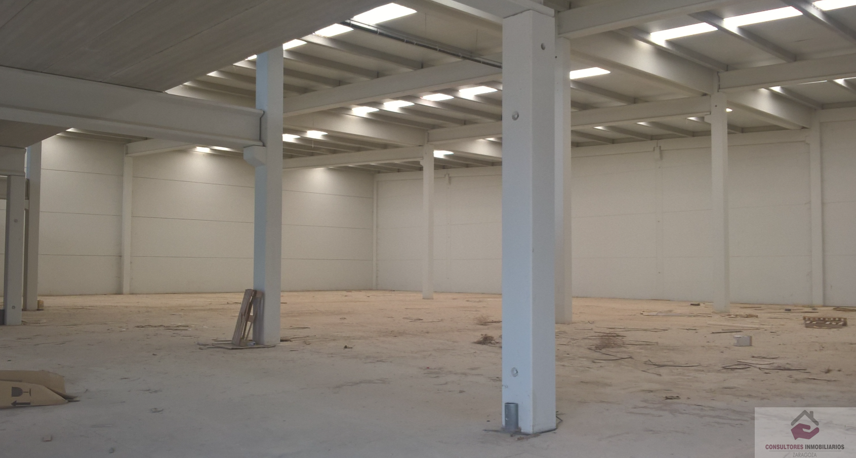For sale of industrial plant/warehouse in La Muela