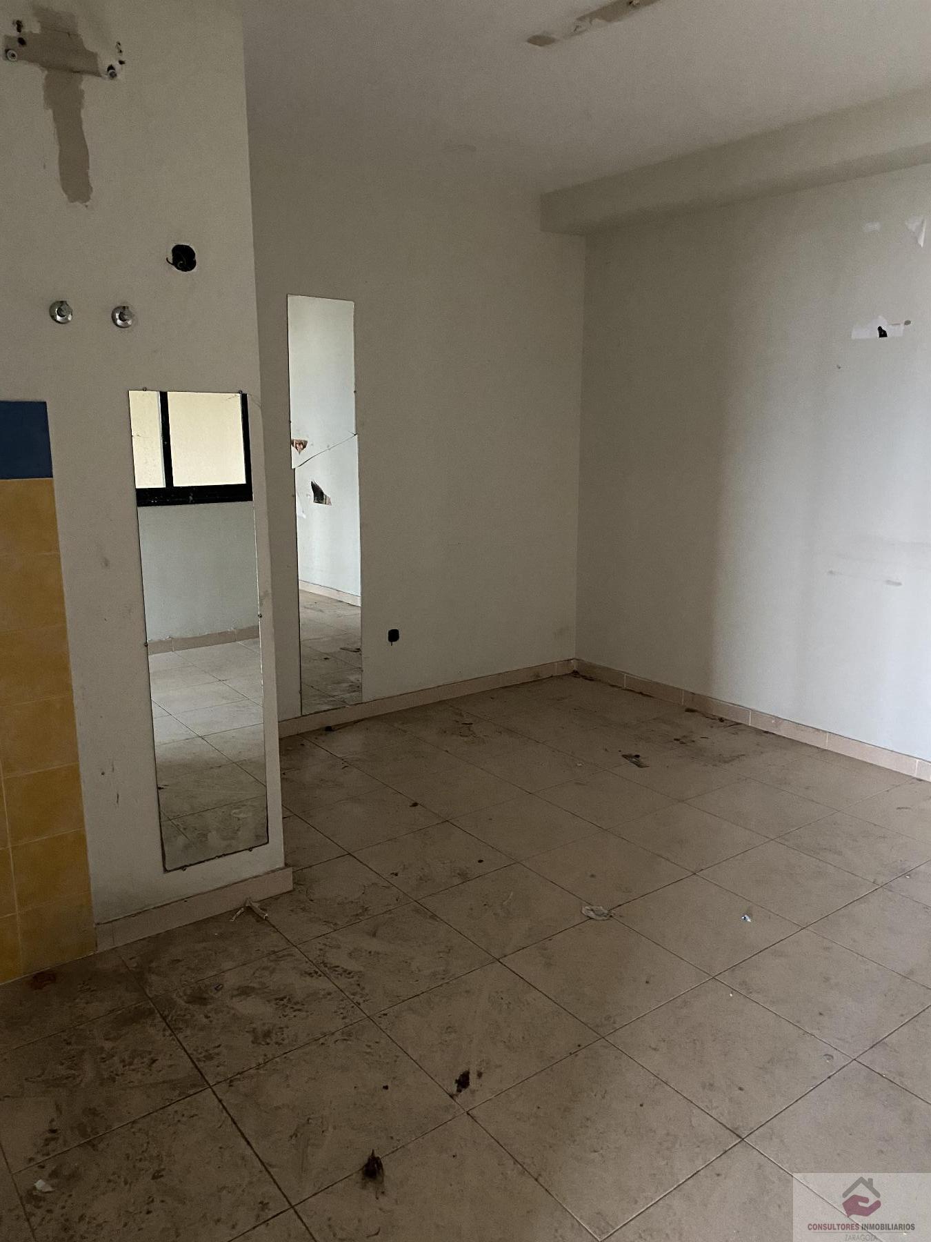 For sale of industrial plant/warehouse in UTEBO