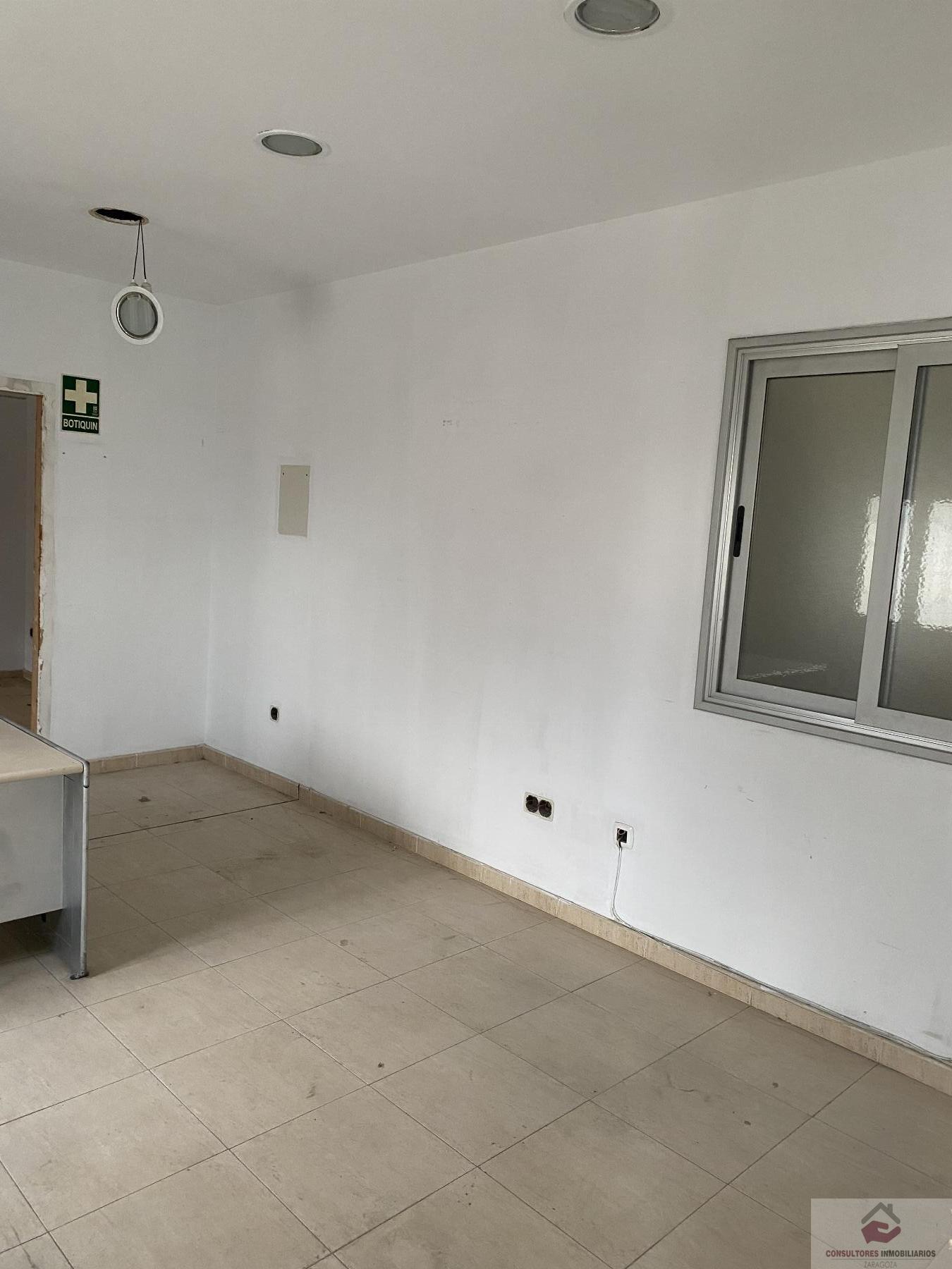 For sale of industrial plant/warehouse in UTEBO