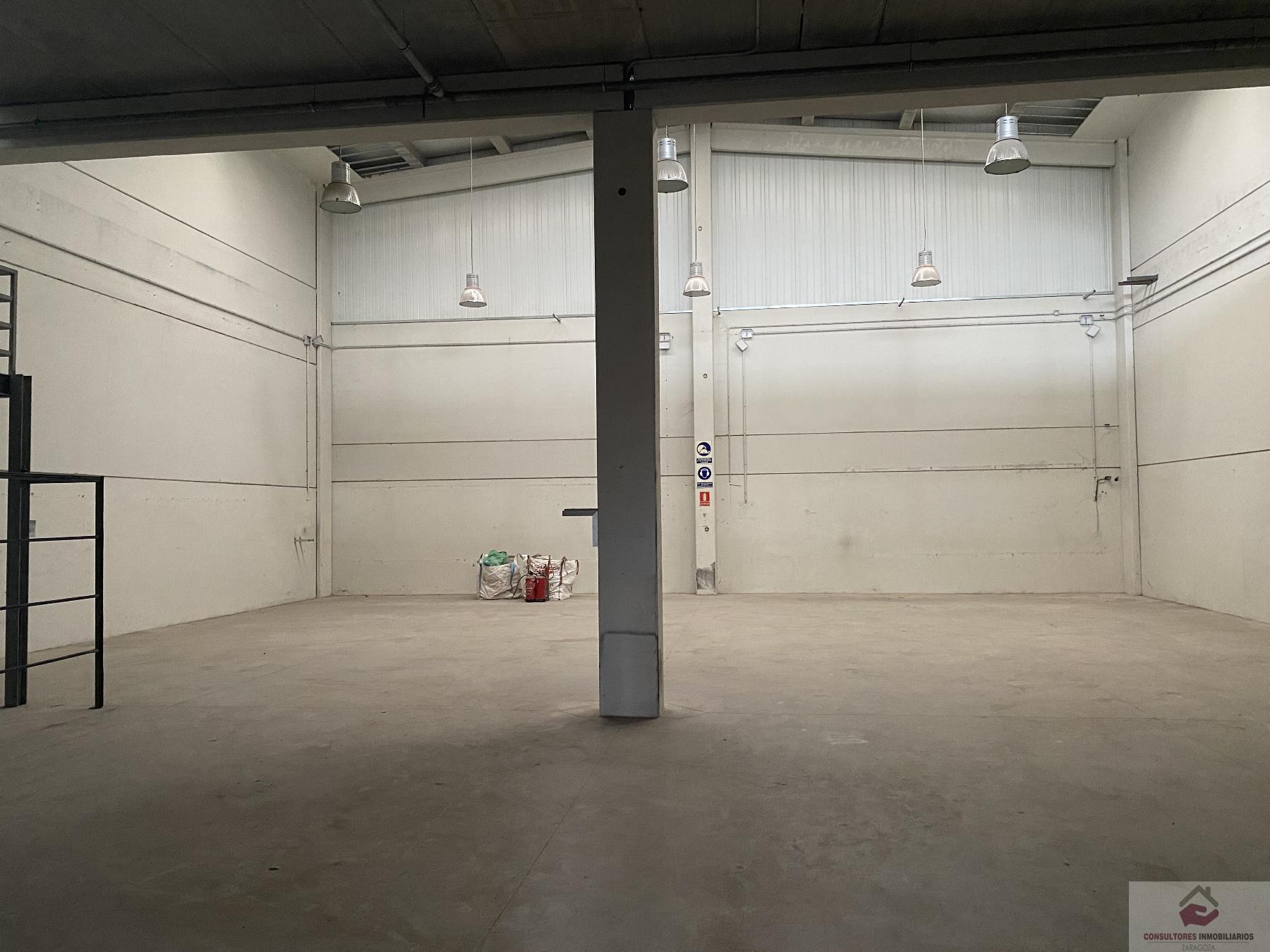 For sale of industrial plant/warehouse in UTEBO