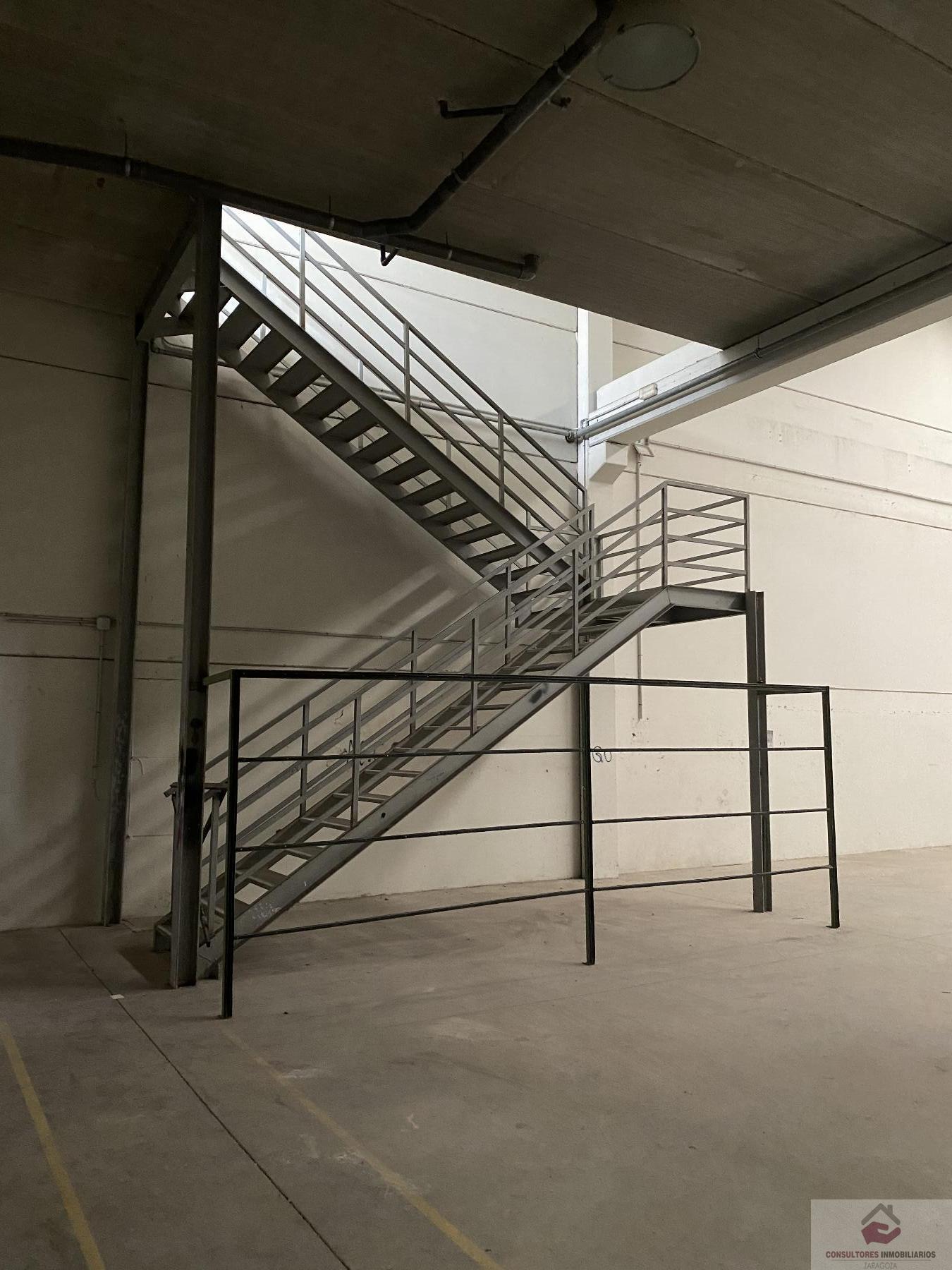 For sale of industrial plant/warehouse in UTEBO