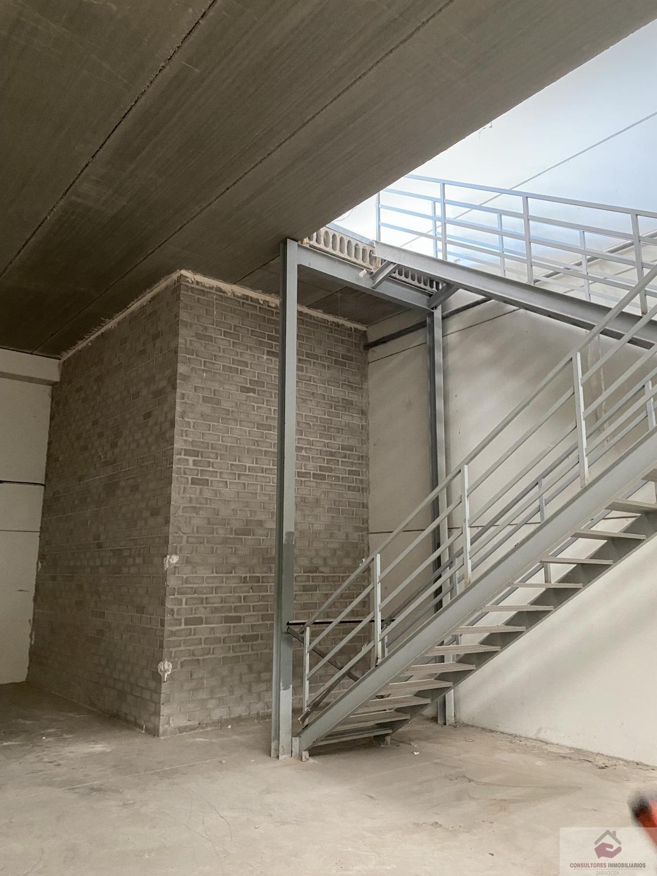 For sale of industrial plant/warehouse in UTEBO