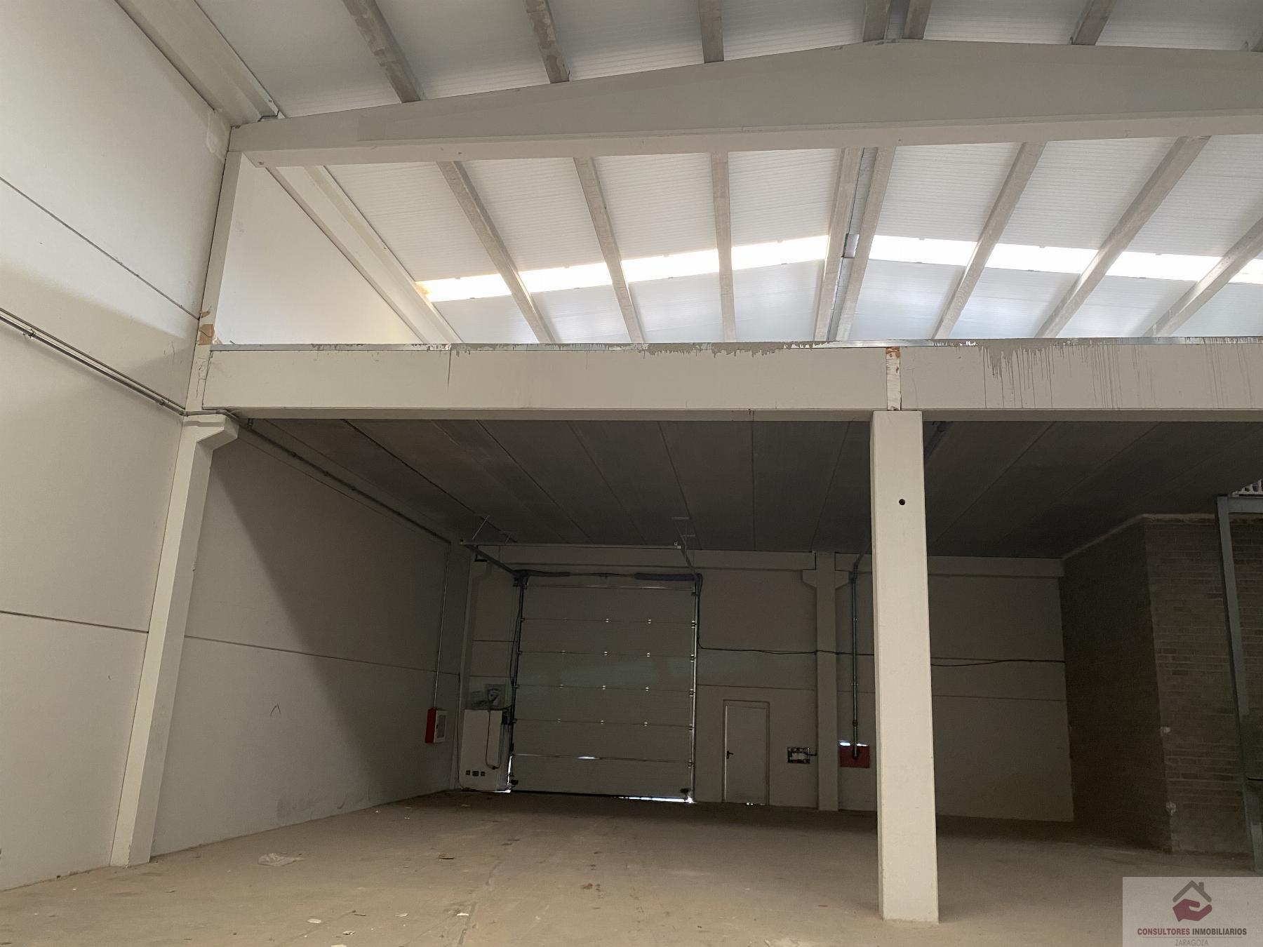 For sale of industrial plant/warehouse in UTEBO