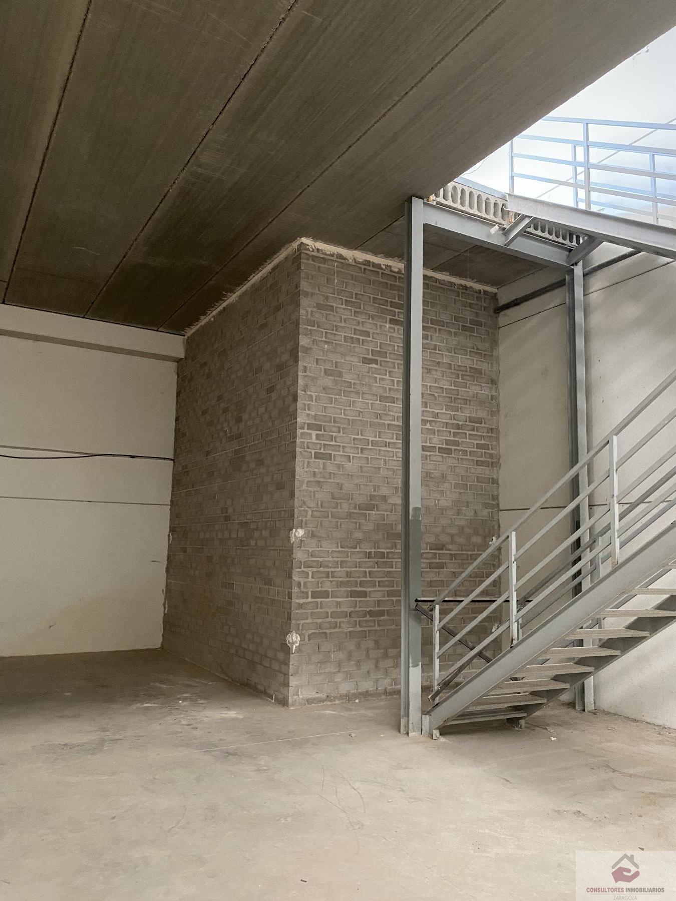 For sale of industrial plant/warehouse in UTEBO