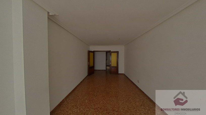 For sale of flat in Zaragoza