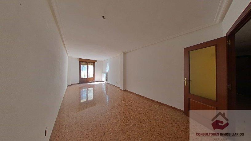 For sale of flat in Zaragoza