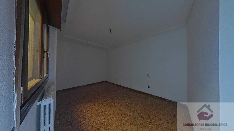 For sale of flat in Zaragoza