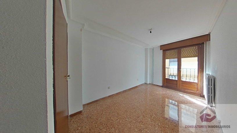 For sale of flat in Zaragoza