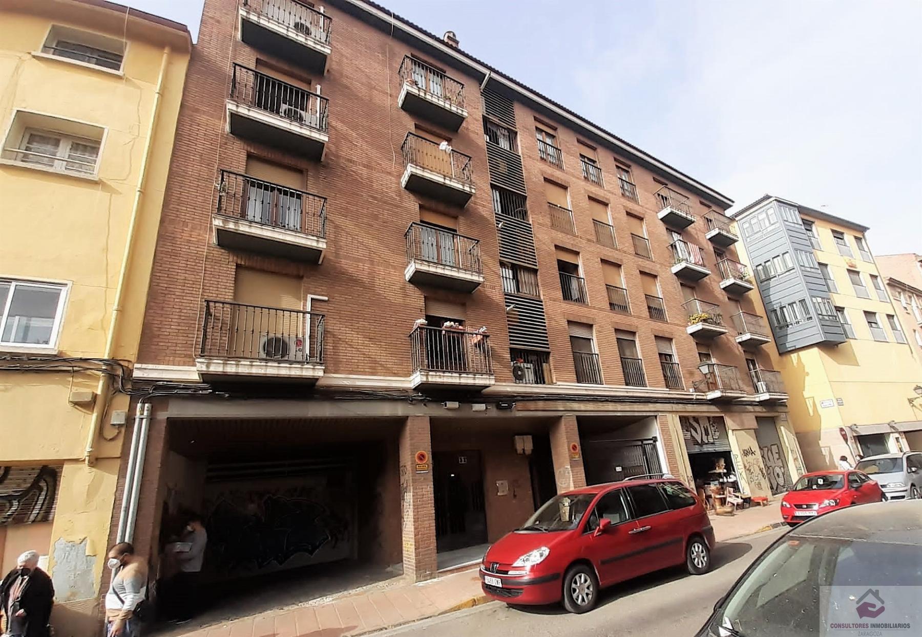 For sale of flat in Zaragoza