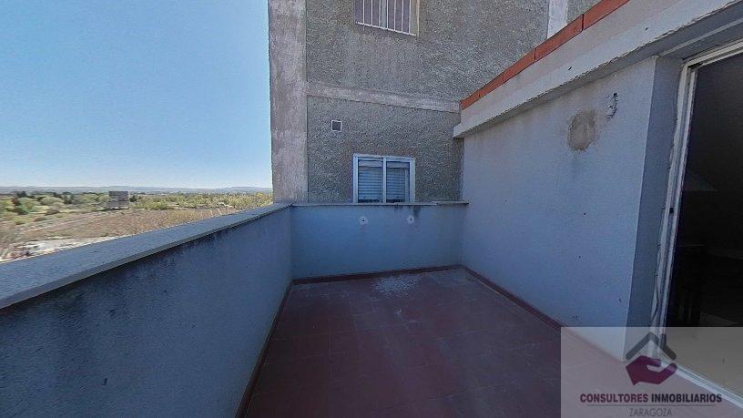 For sale of penthouse in Zaragoza