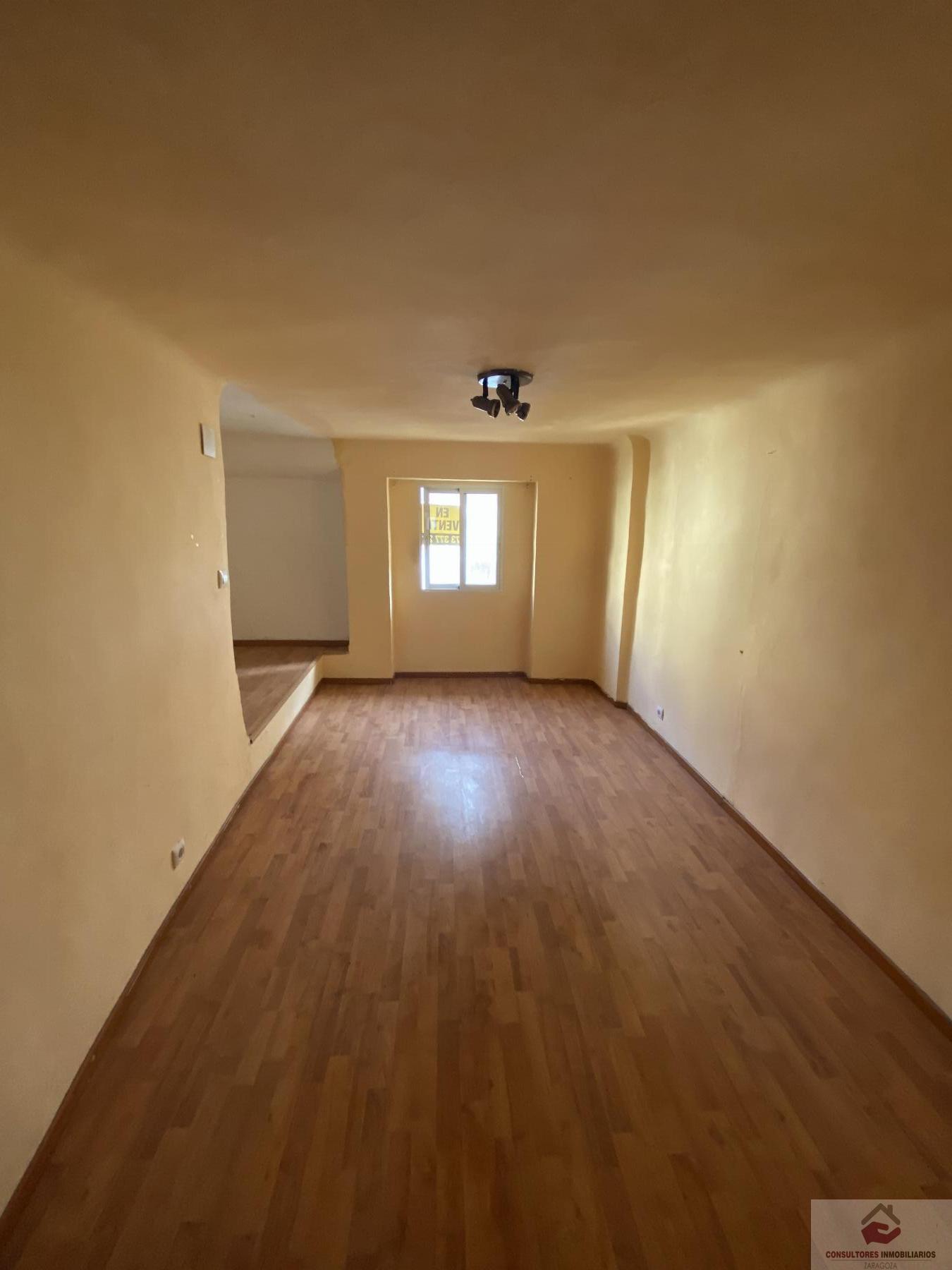 For sale of flat in Zaragoza