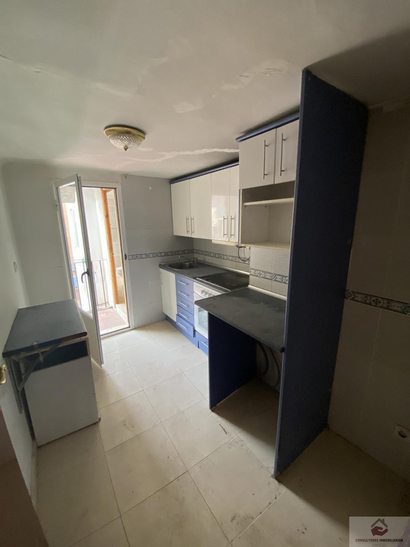 For sale of flat in Zaragoza