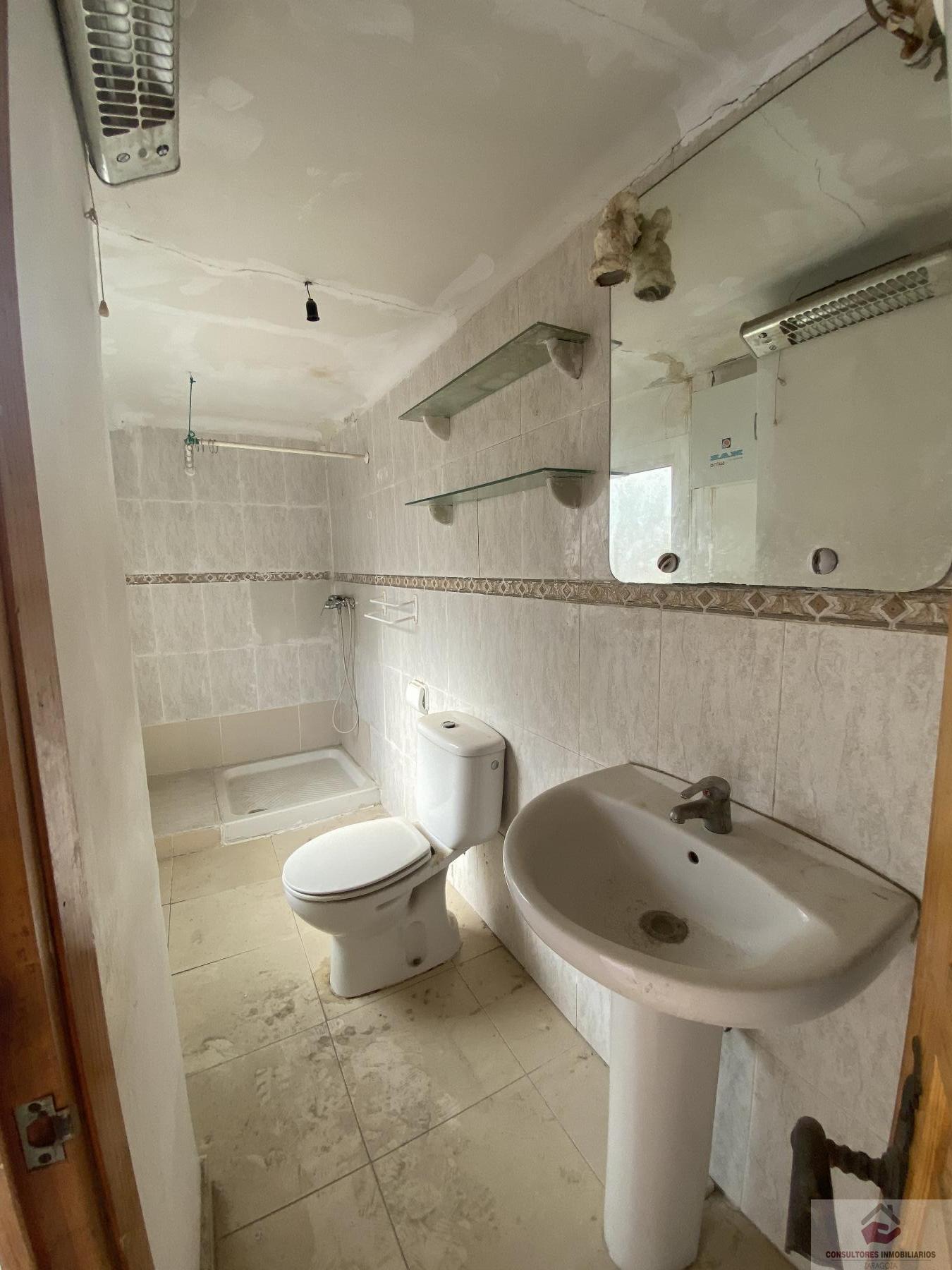 For sale of flat in Zaragoza