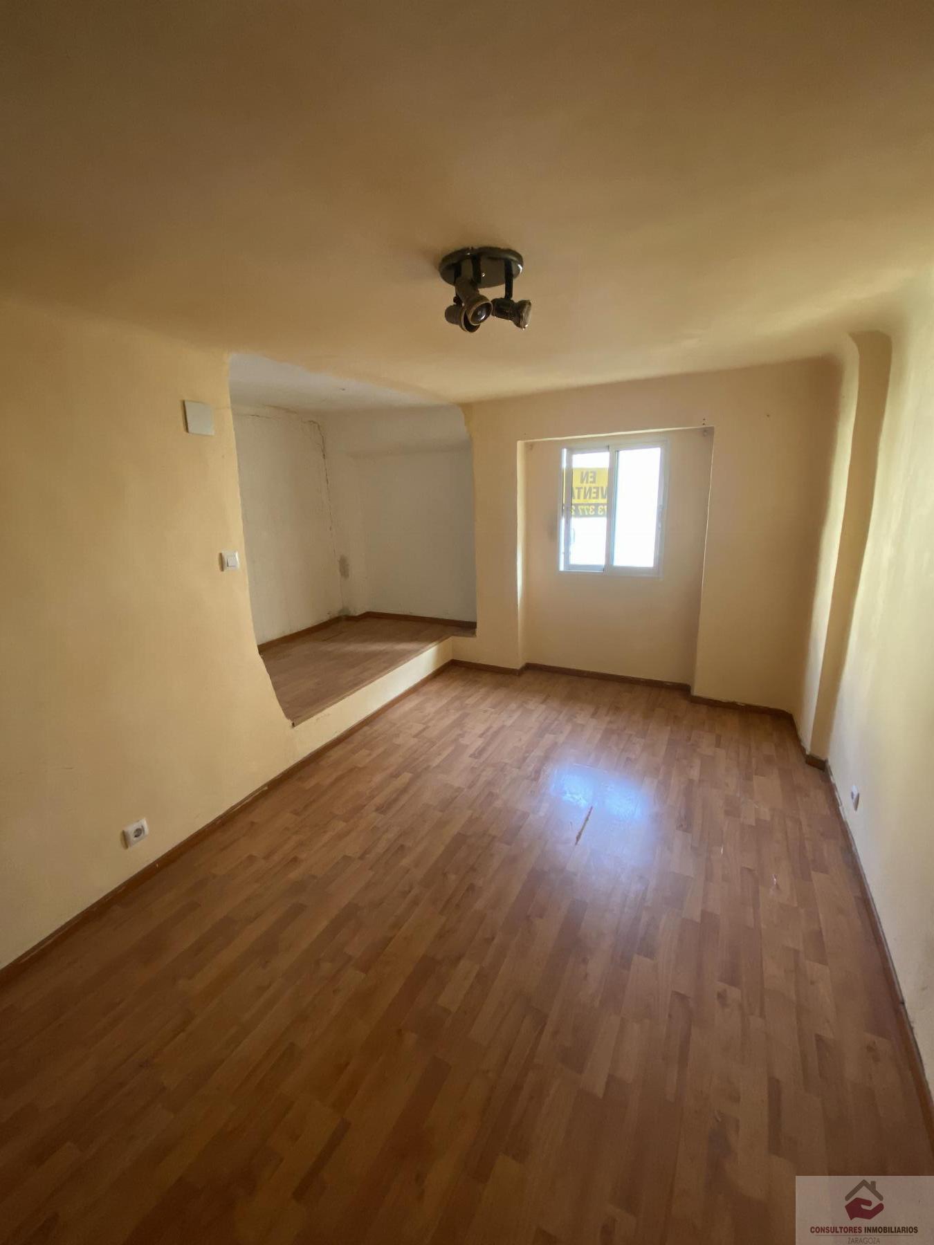 For sale of flat in Zaragoza