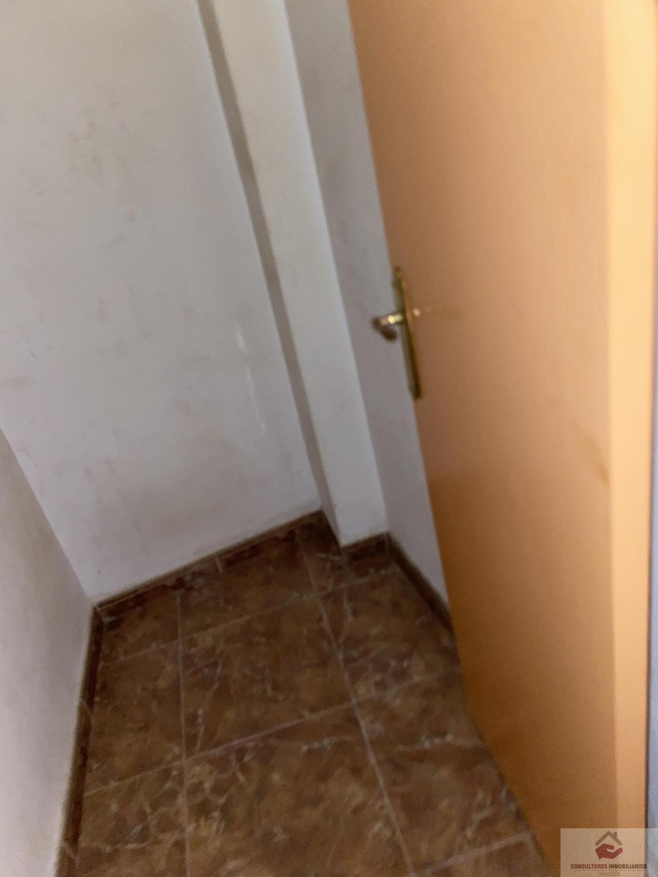 For sale of commercial in Zaragoza