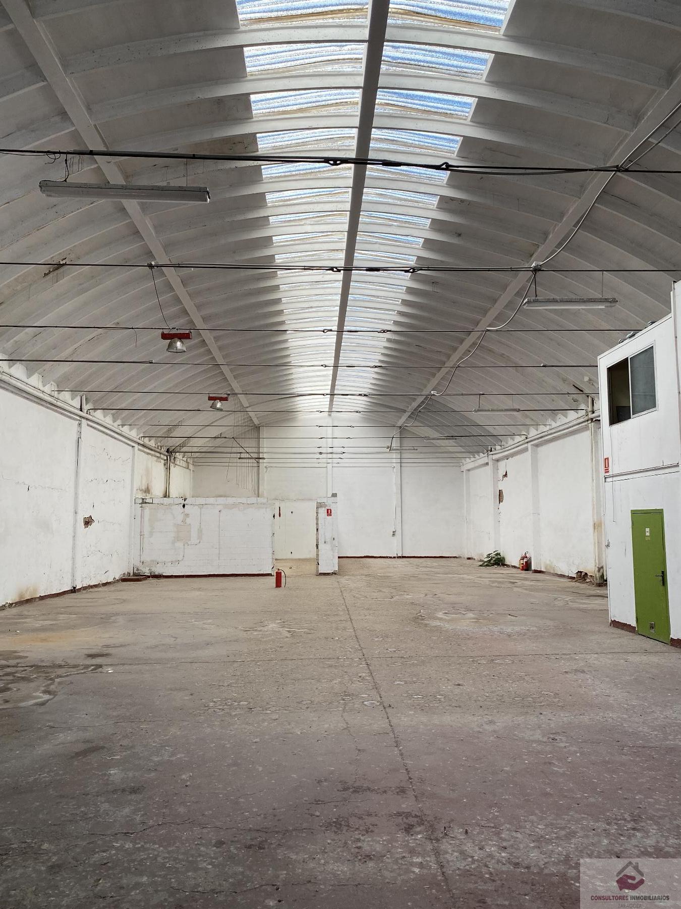 Venta de nave industrial en Zaragoza