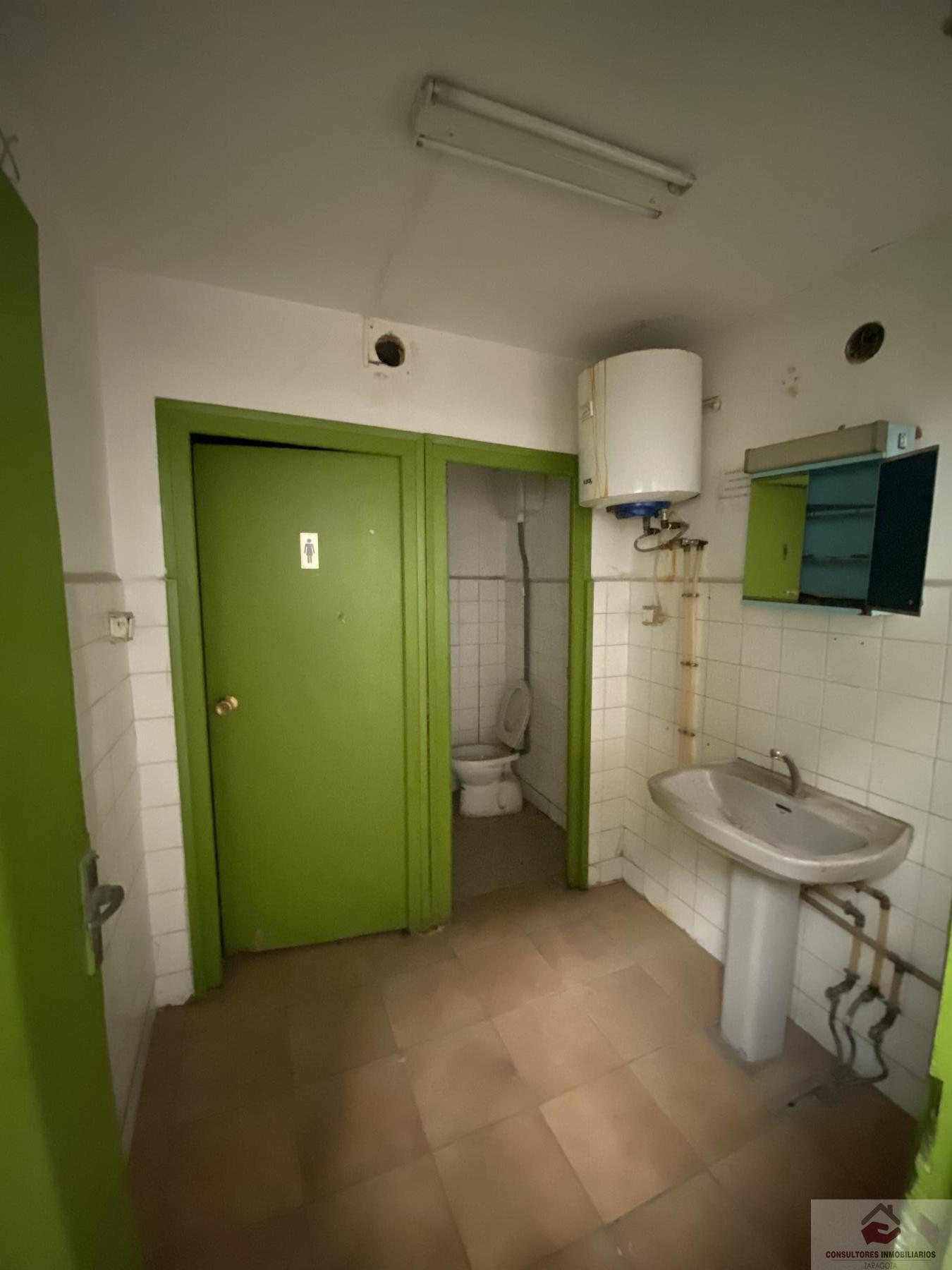 Venta de nave industrial en Zaragoza