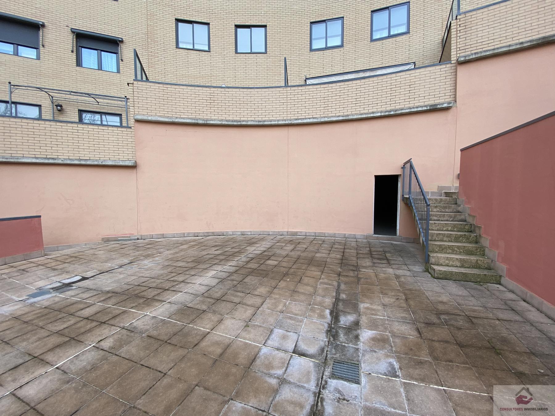 Venta de local comercial en Zaragoza