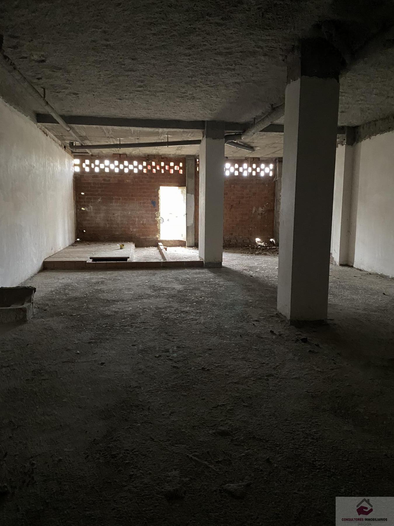 For sale of commercial in Zaragoza