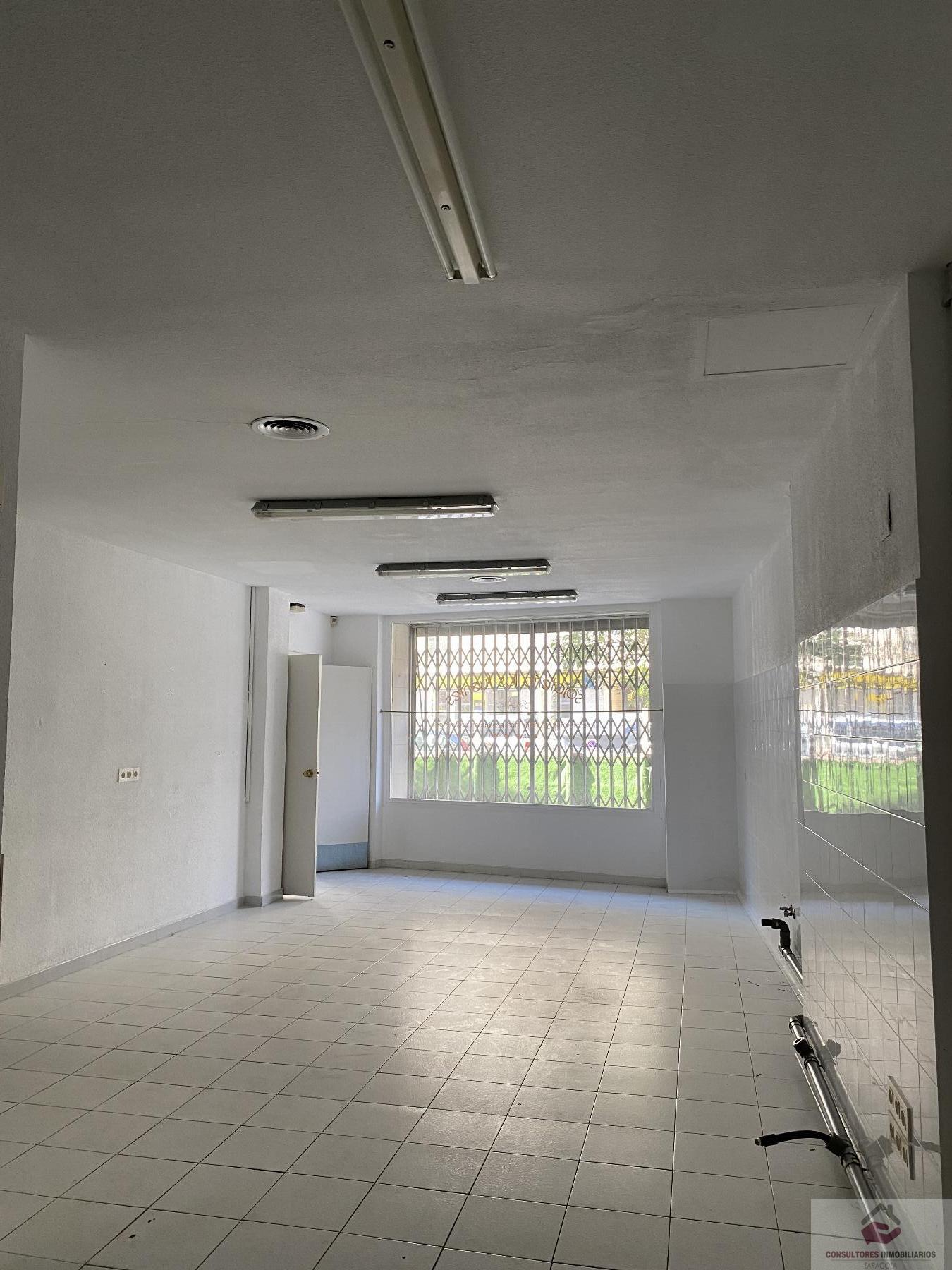 For sale of commercial in Zaragoza
