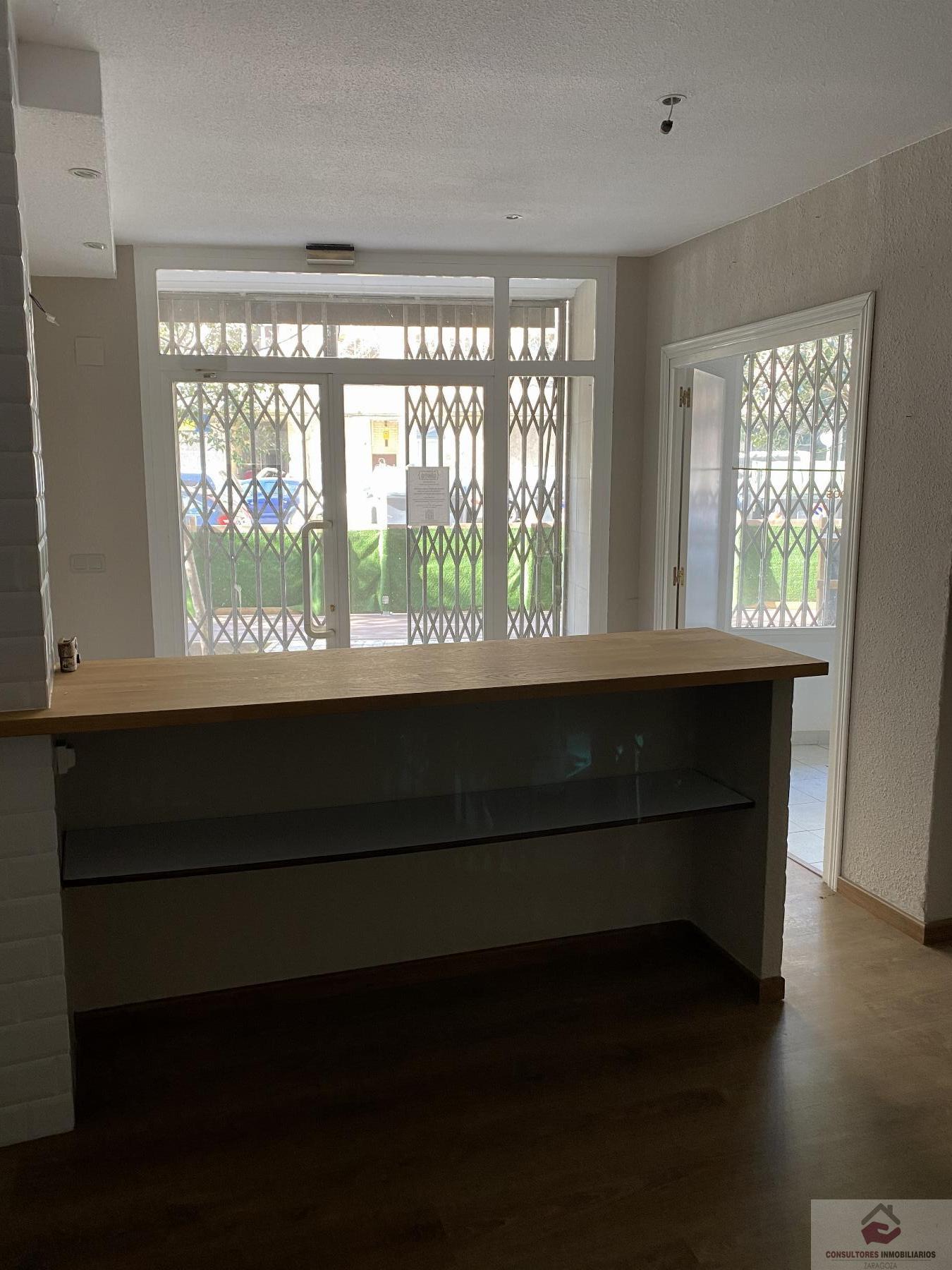 For sale of commercial in Zaragoza
