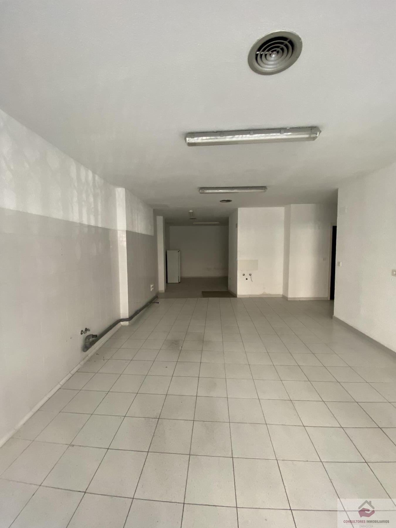 For sale of commercial in Zaragoza