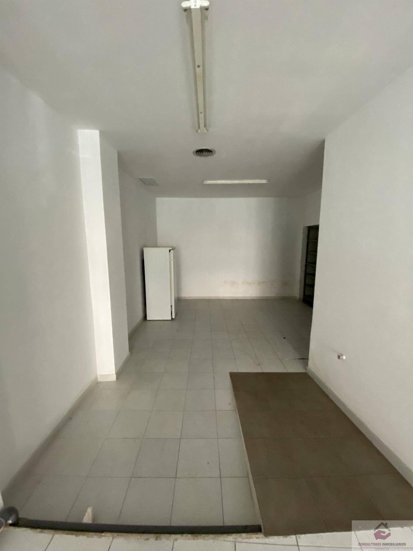 For sale of commercial in Zaragoza